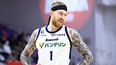 Patrik Auda v dresu basketbalových korzár z Jokohamy