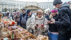 Na Masarykově náměstí v Hradci Králové začaly tradiční vánoční trhy (7. 12....