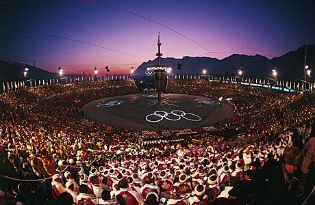 Zahajovací ceremoniál zimních olympijských her Albertville. (1992)
