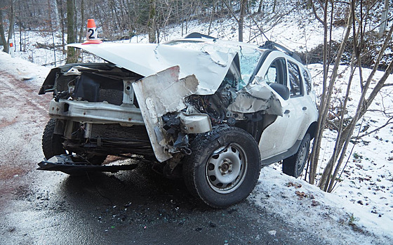 Na silnici mezi obcemi Janouov a Buín se stetl osobní automobil s linkovým...