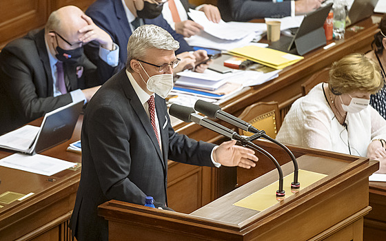 Vláda Petra Fialy p�edstoupila p�ed poslance se �ádostí o d�v�ru.