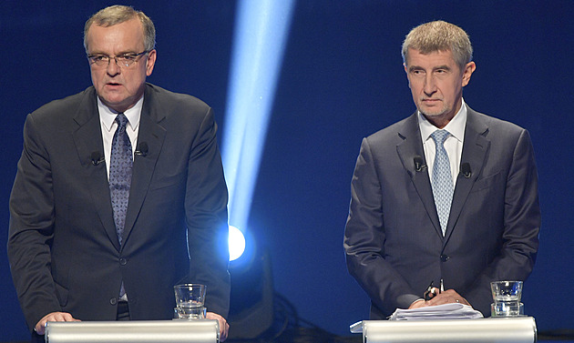 „Zabil lidi cez padáky“. Babiš se musí omluvit Kalouskovi, řekl Nejvyšší soud