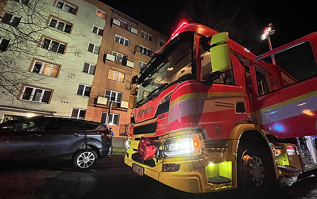 V Ostravě hořelo v bytovém domě. Jeden člověk zemřel, tři jsou zraněni