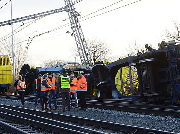 Srážku vlaků u Přerova zavinila nezkušenost strojvůdce. Místo výcviku létal
