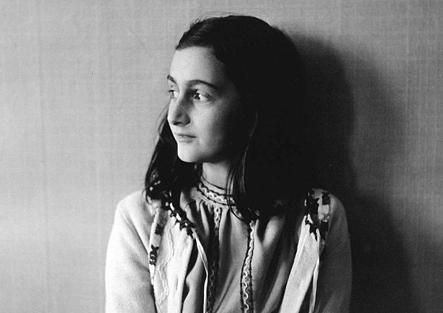 Nadrženost sama, napsala moderátorka Švédských demokratů o Anne Frankové