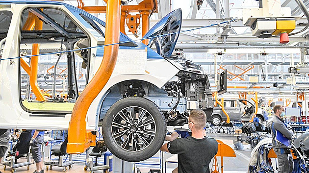 Ziskovost automobilek se snižuje, je třeba škrtit náklady