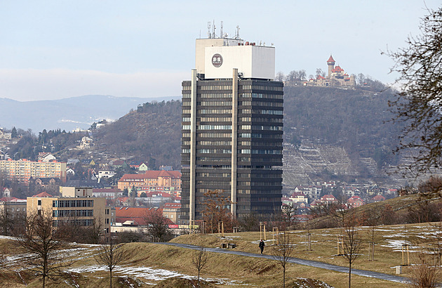 Most bude mít až 150 kamer, ohlídají obnovený park u vyloučené lokality