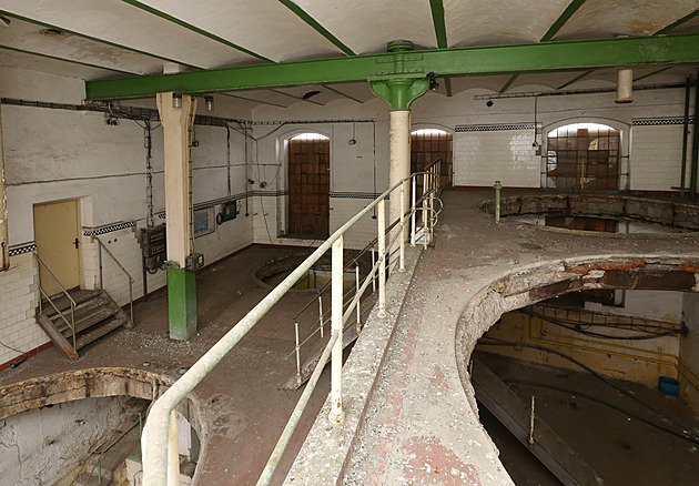 Oprava pivovaru si žádá víc času i peněz, pak v něm bude výrobna uzenin