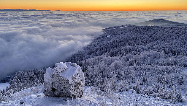 Severozápad Čech čeká vydatné sněžení, na horách hrozí sněhové jazyky