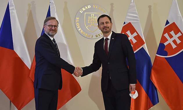 Česká a slovenská vláda budou jednat v Trenčíně. Řeč přijde i na Ukrajinu