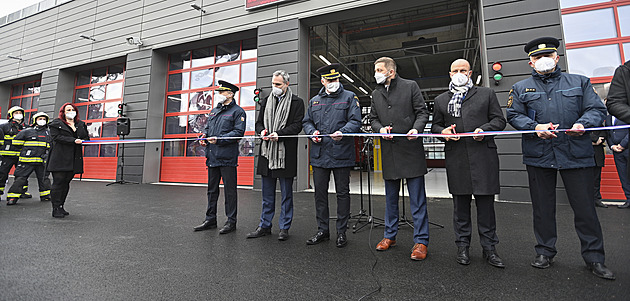 Pražští hasiči slavnostně otevřeli svou novou zbrojnici v Holešovicích
