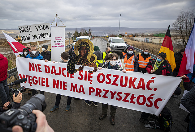 Důl Turów je hrozbou pro ekologii, řekl soud ve Varšavě. Skandál, zuří odbory