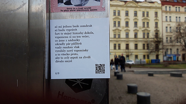 <p>Poezie na Vinohradech na Náměstí Jiřího z Poděbrad.</p>