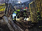 Ve stanici Prosenice na P�erovsku se srazily dva n�kladn� vlaky. T�i vozy jsou...