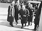 Odjezd státního prezidenta dr. Emila Háchy (uprostřed) do Berlína na oslavy 50....