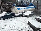 Cisterna slovinského řidiče se zřítila ze silnice