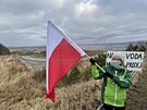 Nkolik desítek aktivist z eska, Nmecka i Polska se selo u brány polského...