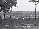 Pohled Ond�eje Knolla na T�eb�� z vyhl�dky u Kostel��ka n�kdy z obdob� okupace