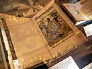 V pražském Klementinu vystavili vzácné rukopisy Národní knihovny včetně...