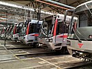 Vyrovnané soupravy praského metra Siemens M1 v depu Kaerov