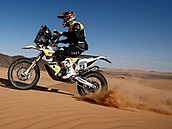 Český motocyklista Jan Brabec v průběhu 8. etapy Rallye Dakar