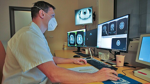 Pedstaven modernizovan magnetick rezonance v Nemocnici Karlovy Vary. (19. ledna 2022)