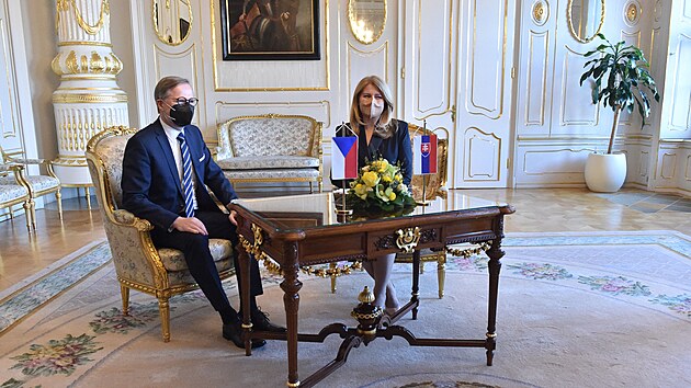 Premir Petr Fiala (ODS) se v ter v Bratislav setkal se slovenskou prezidentkou Zuzanou aputovou. (11. ledna 2022)