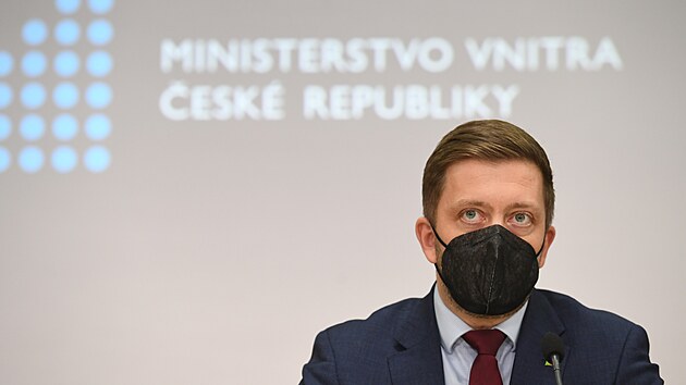 Ministr vnitra Vt Rakuan (STAN) vystoupil na tiskov konferenci po jednn stednho krizovho tbu 10. ledna 2022 v Praze.