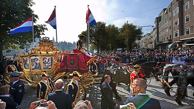 Nizozemsk krlovsk rodina pestane pouvat Zlat kor, je pr pli spjat s koloniln histori zem. (21. z 2010
