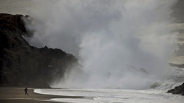 Tichomořské souostroví Tonga zasáhlo cunami způsobené erupcí podmořského vulkánu Hunga Tonga - Hunga Ha’apai. (15. ledna 2022)