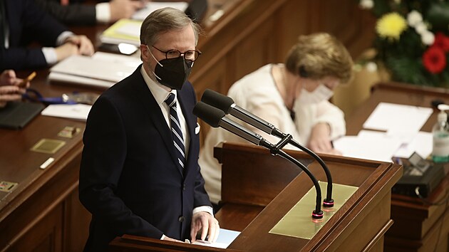 Premiér Petr Fiala předstoupil před poslance se žádostí o vyslovení důvěry jeho koaliční vládě.