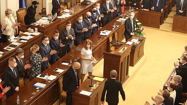 Sněmovna vyslovila důvěru kabinetu Petra Fialy. Pro bylo 106 vládních poslanců, proti hlasovalo 87 poslanců ANO a SPD. Sedm se hlasování zdrželo. (13. ledna 2021)