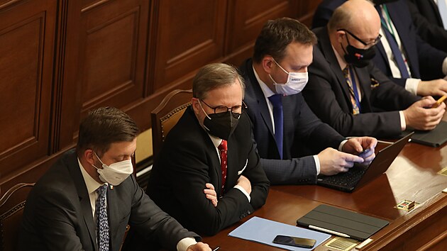 Vít Rakušan, Petr Fiala, Marian Jurečka a Vlastimil Válek na schůzi Sněmovny k vyjádření důvěry vládě (13. ledna 2021)