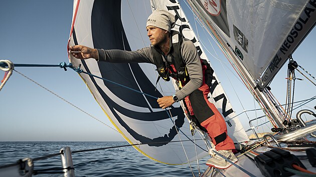 Mikrosv�ty: O p�eplut� Atlantiku na vlastnoru�n� postaven� lodi s Michalem Krystou