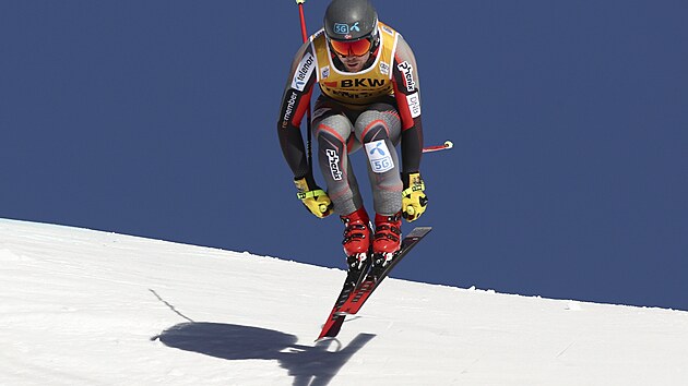 Norský lyžař Aleksander Aamodt Kilde  ve sjezdu ve Wengenu.