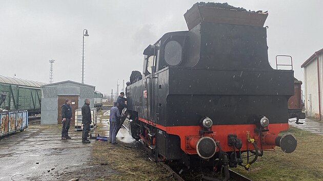 Kvůli poruše kompresoru v sobotu nevyjela z plzeňského depa malá parní lokomotiva, která měla vozit po Plzeňsku Tříkrálový vlak. (9. 1. 2022)