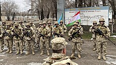 Vojáci Organizace Smlouvy o kolektivní bezpečnosti v kazachstánském Almaty...