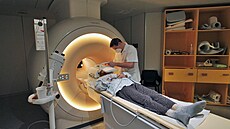 Představení modernizované magnetické rezonance v Nemocnici Karlovy Vary. (19....