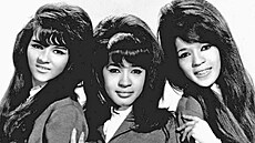Trio The Ronettes v roce 1966. Ronnie Spectorová uprostřed. | na serveru Lidovky.cz | aktuální zprávy