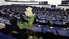 Zasedání Evropského parlamentu zahájila vzpomínka na nedávno zesnulého šéfa...