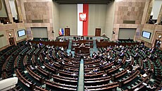 Poltí poslanci debatují o kontroverzní polské novele zákona o vzdlávání,...
