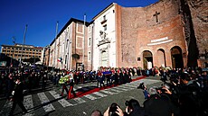 V Římě pohřbili zesnulého předsedu Evropského parlamentu Davida Sassoliho. (14....