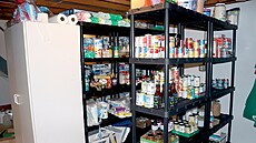 Prepper je lovk, který je pipraven. Má doma v zásob trvanlivé potraviny,...