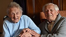 Vlasta a Stanislav Bělíkovi se vzali v roce 1950. Ve 100 a 102 letech jsou...