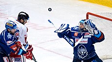 Landon Bow, branká hokejového Kladna, v zápase s Olomoucí.