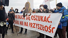V Polsku demonstrují ei proti Turówu, oekávají stety s horníky