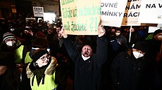 Zemědělci protestují v Praze u Úřadu vlády proti změnám dotačních plánů. (11....