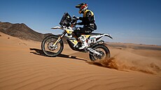 Český motocyklista Jan Brabec v průběhu 8. etapy Rallye Dakar