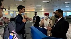 Djokovi se z Austrálie vracel pes Dubai