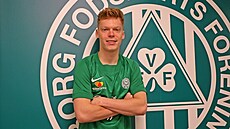 Jan �amb�rek pózuje v dresu svého nového klubu, dánského Viborgu.